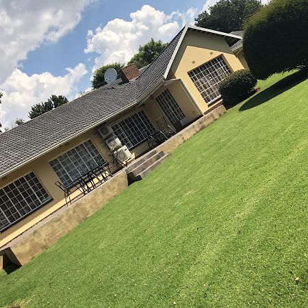 Khuvena Guesthouse Randburg Zewnętrze zdjęcie