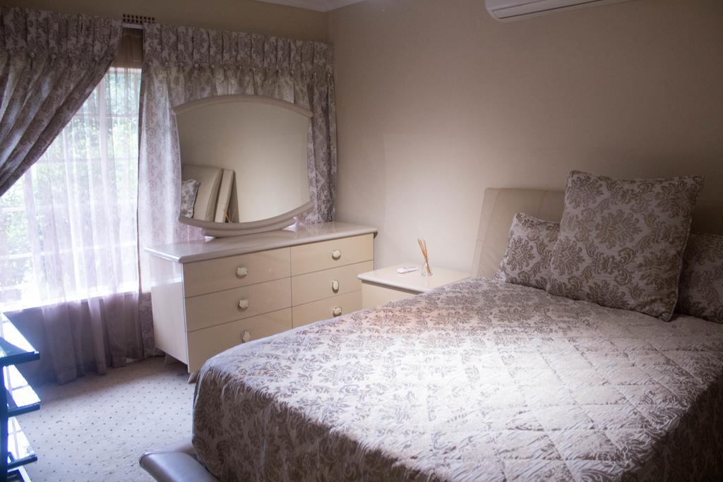Khuvena Guesthouse Randburg Zewnętrze zdjęcie