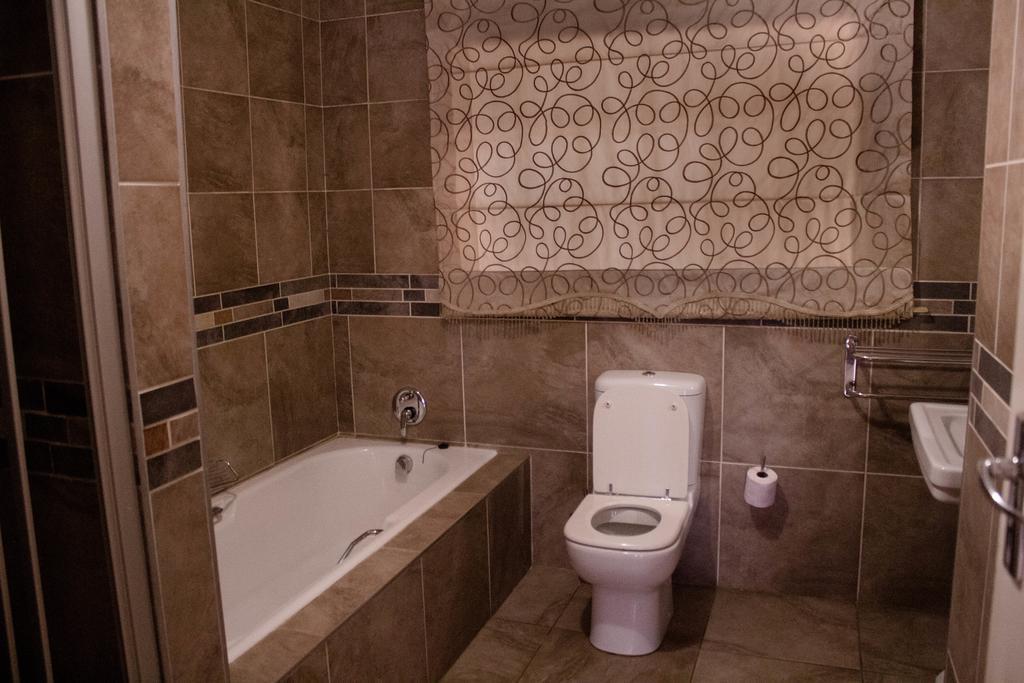 Khuvena Guesthouse Randburg Zewnętrze zdjęcie
