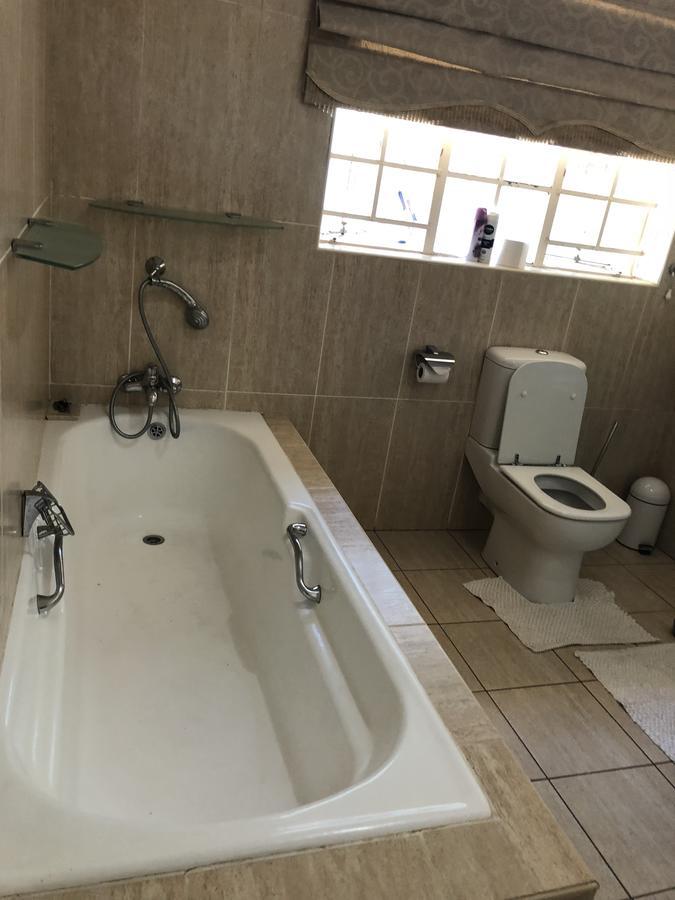 Khuvena Guesthouse Randburg Zewnętrze zdjęcie