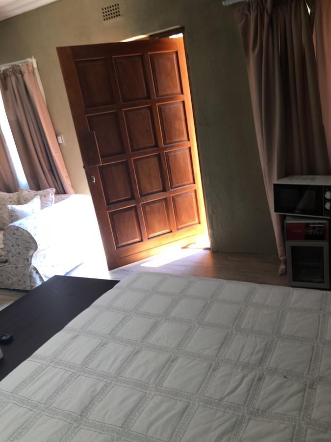 Khuvena Guesthouse Randburg Zewnętrze zdjęcie