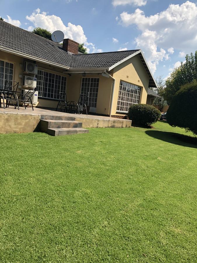 Khuvena Guesthouse Randburg Zewnętrze zdjęcie