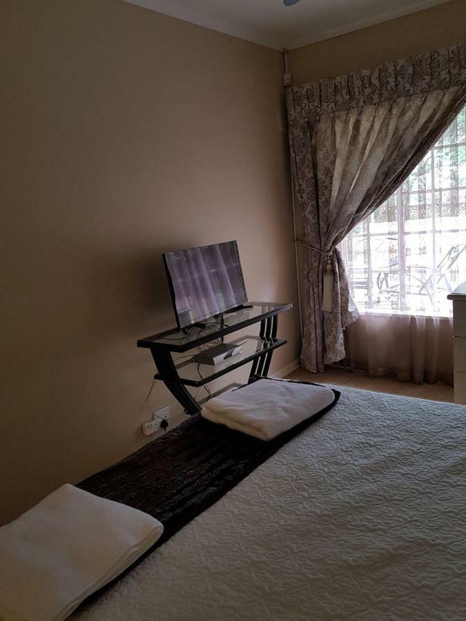 Khuvena Guesthouse Randburg Zewnętrze zdjęcie